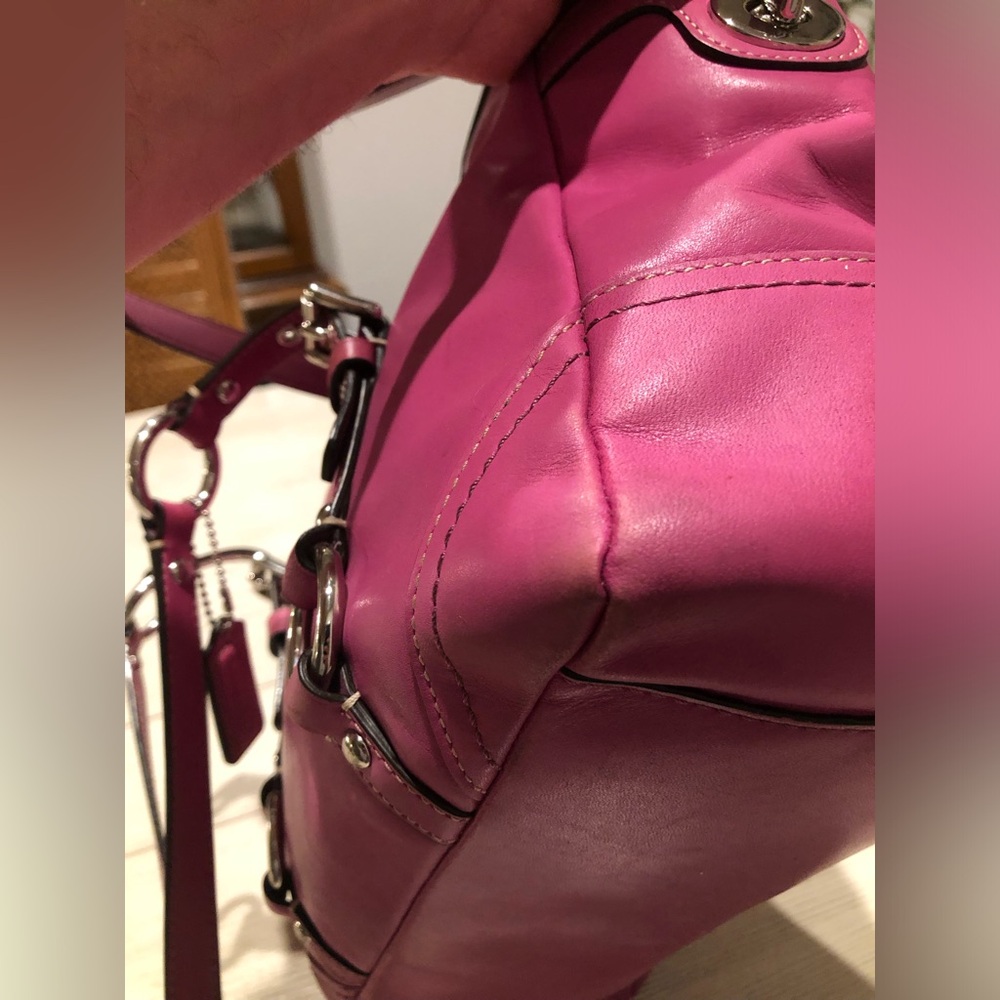 COACH F12343 PINK/MAGENTA LEATHER GALLERY EAST WEST TOTE WITH HANGTAG - Picture 9 of 16